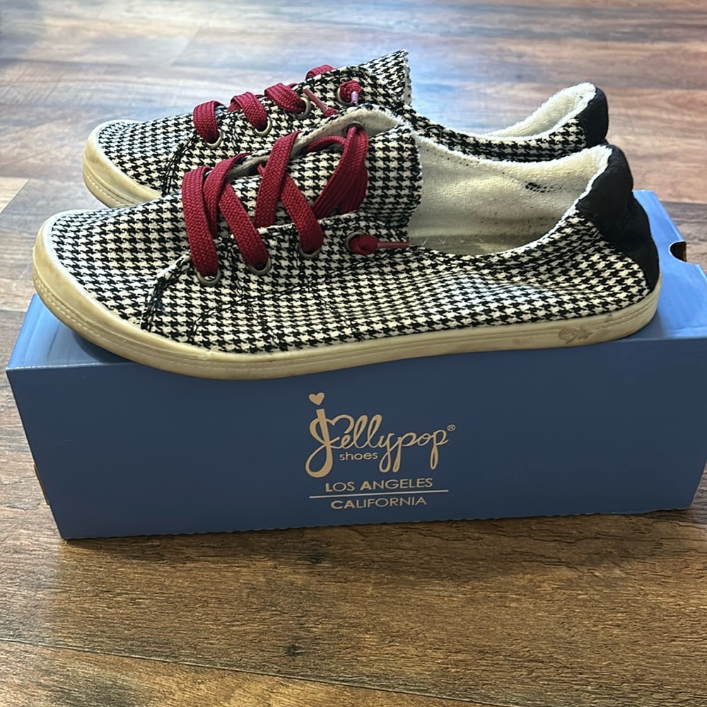 Jelly pop sneakers